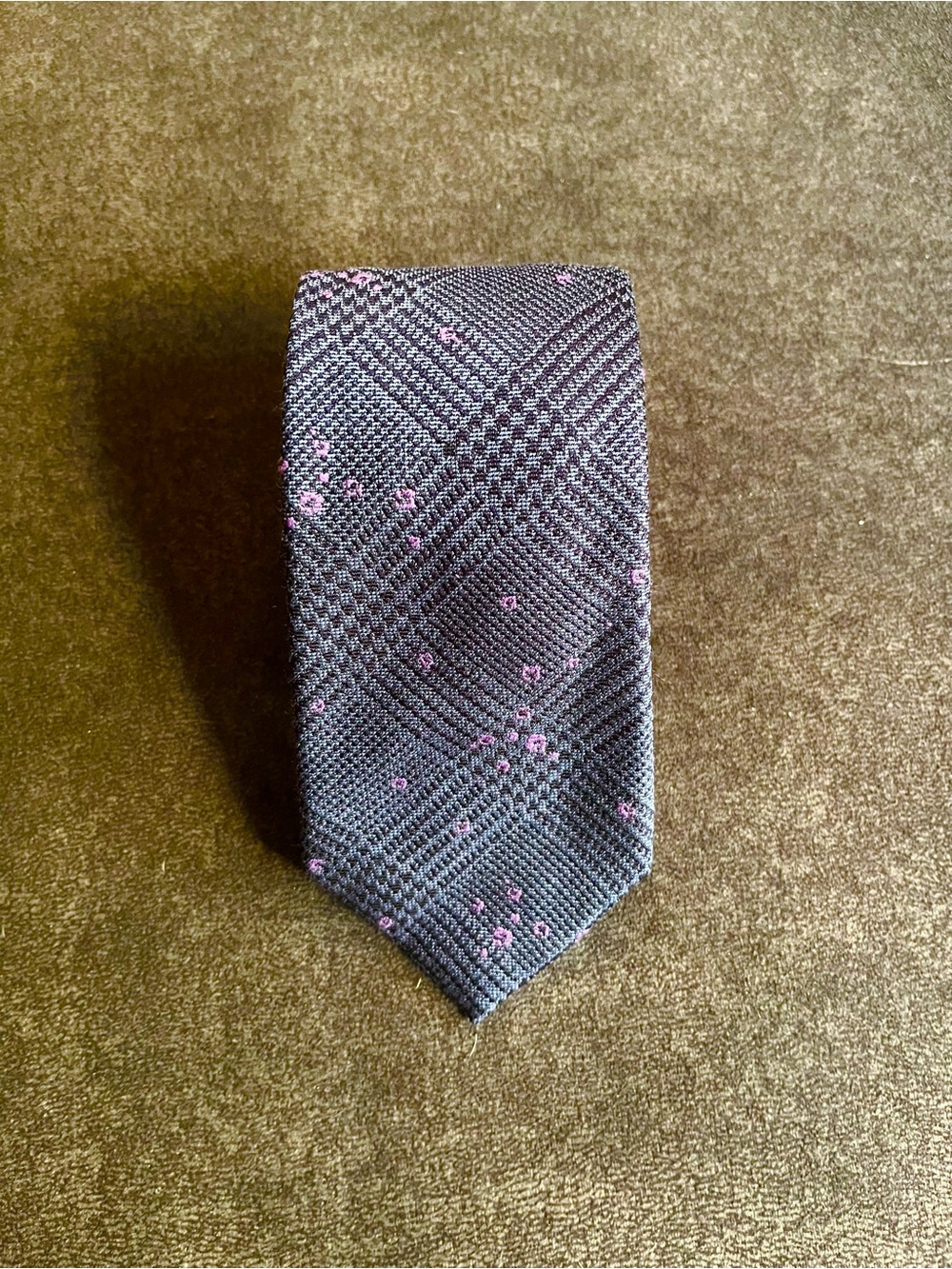 Men's Gray Textured Tie with Pink Dot Detail